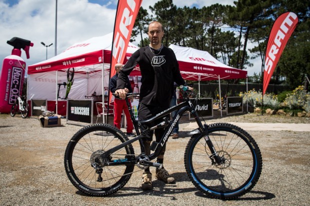 Nico Vouilloz running a chain guide with his SRAM XX1 1x drivetrain